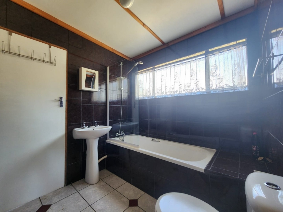 Commercial Property for Sale in Friemersheim Western Cape